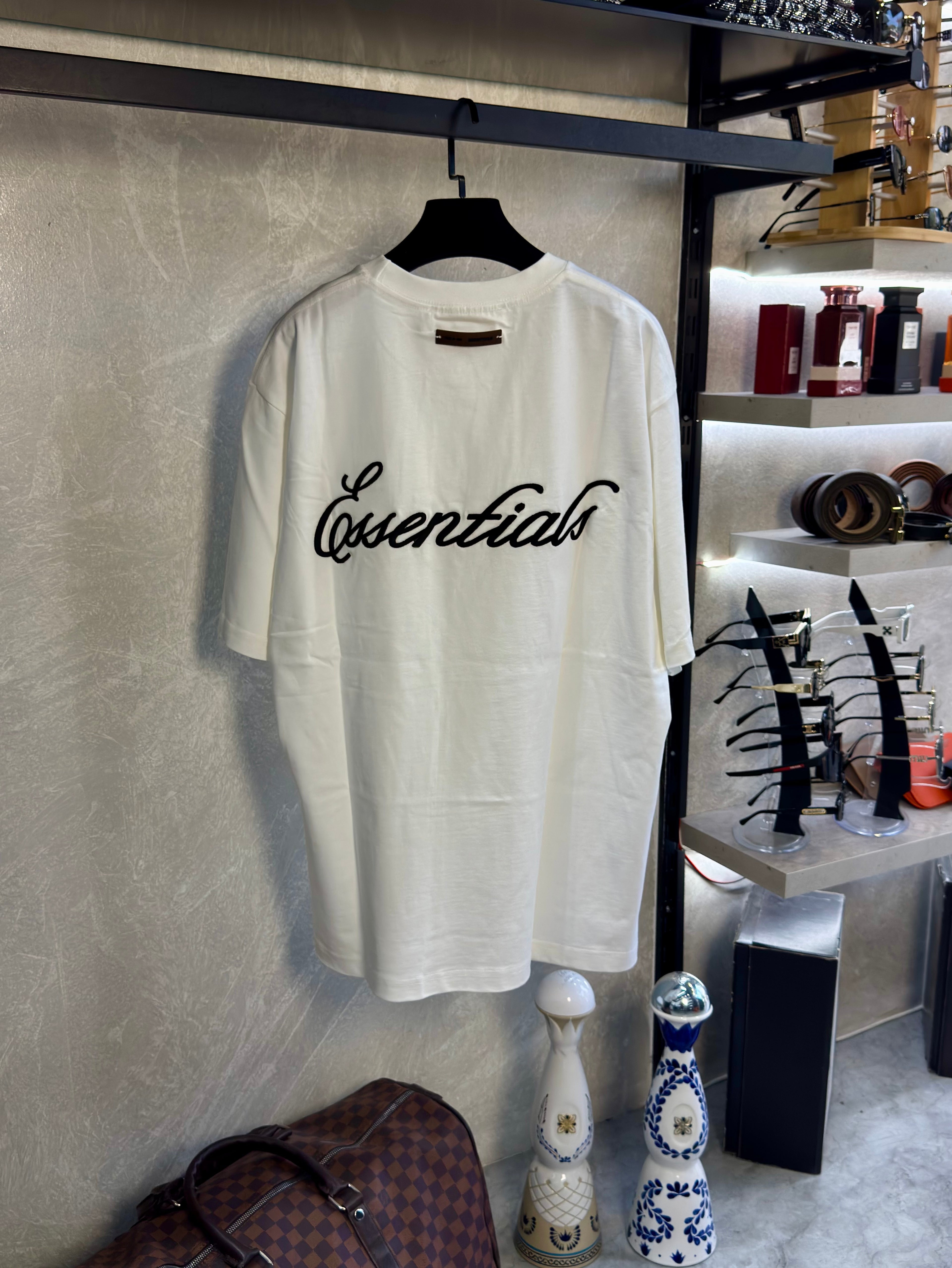 TSHIRT ESSENTIALS - 1118